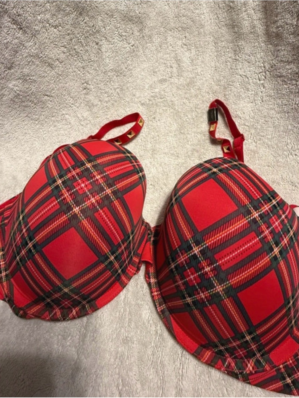 Victoria's Secret 40DD Red Plaid Push-Up Bra Gold
Stud Straps